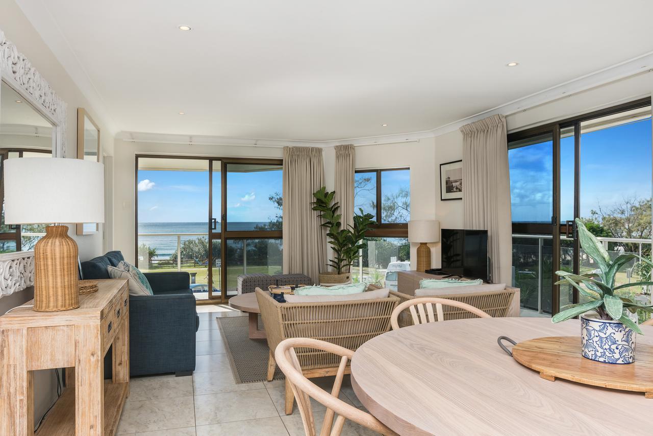 Bayview Beachfront Apartments, In Town Right On The Beach Byron Bay Eksteriør billede