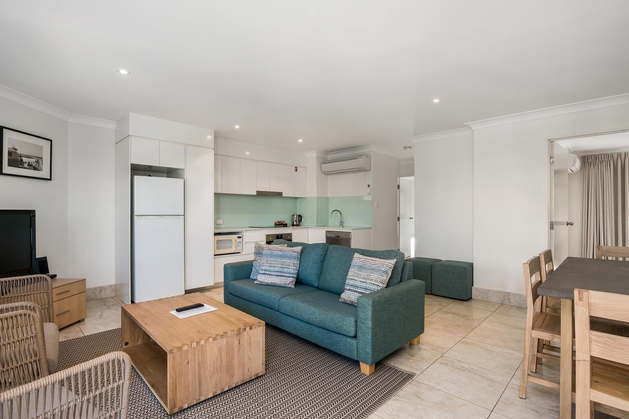Bayview Beachfront Apartments, In Town Right On The Beach Byron Bay Eksteriør billede