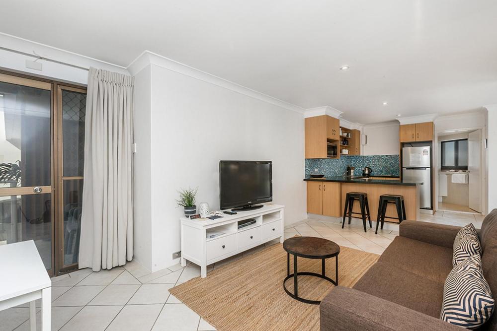 Bayview Beachfront Apartments, In Town Right On The Beach Byron Bay Eksteriør billede